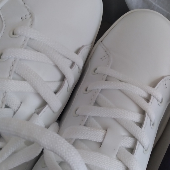 Naturalizer Morrison leather fashion white sneakers, 10 wide, good condition - Picture 3 of 16